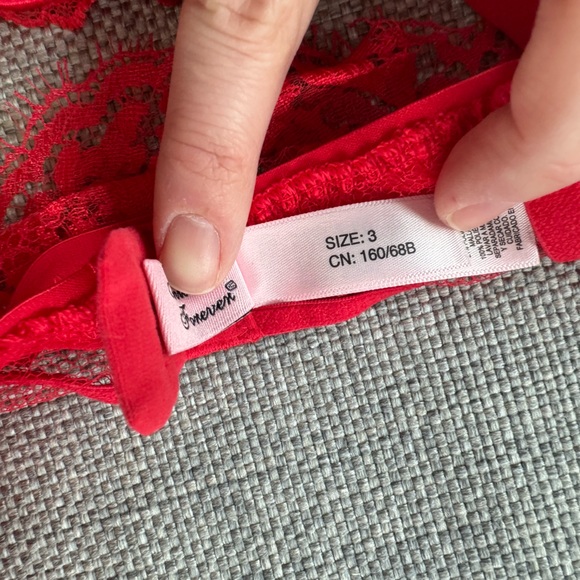 Agent Provocateur Red Lace Set - Bra (34B), Garter, Panty set (Size 3) - BNWT - Picture 6 of 8